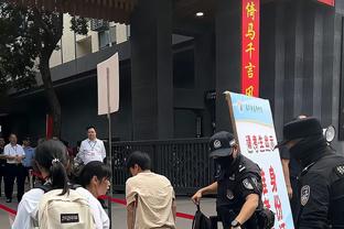 科尔：当机会来临时穆迪和库明加都能抓住 这是我们所期待的